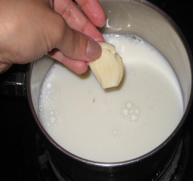 A tej és a fokhagyma külön-külön nagyon hasznos termékek.