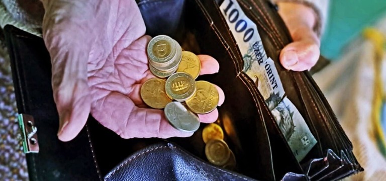Örülhetnek a nyugdíjasok, már biztos, 2026-ban ekkor jön a pénz